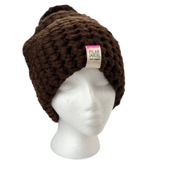 NWT Women Wool Beanie with Pompom chocolate OS - Picture 1 of 5